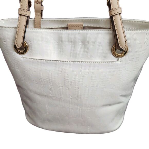 Michael Kors Jet Set Travel Medium Saffiano Leather Top-Clip Tote Bag in White - Picture 5 of 13